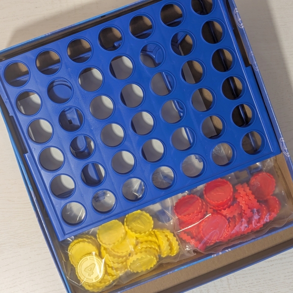 NWOT Hasbro Classic Red & Yellow Connect 4 - Picture 4 of 4